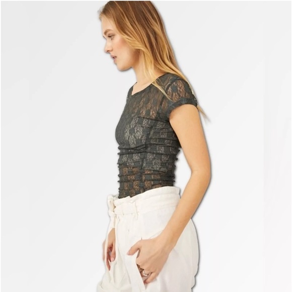 Intimately Free People Lace Top NWOT Size XS - Picture 3 of 7